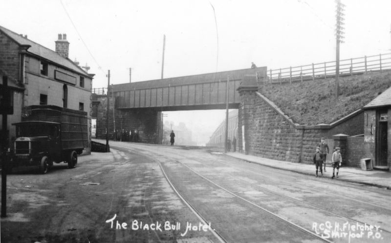 Other image for Town turned out for 1935 silver jubilee